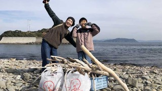 流木拾いとビーチクリーン