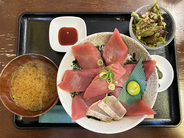 マグロ丼