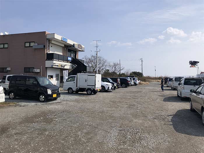 まぜそば まるきんの駐車場