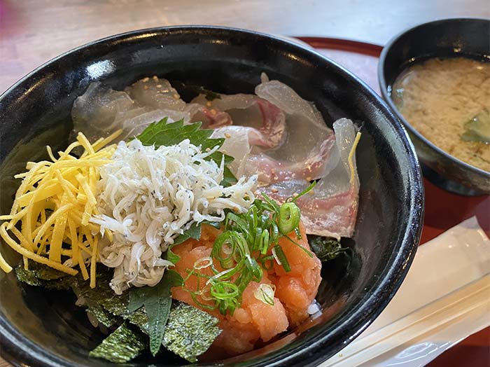 3種の海鮮丼