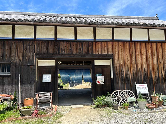 夢蔵の店舗外観